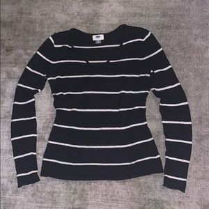 Cute dark blue/white Old Navy sweater! Fit for you